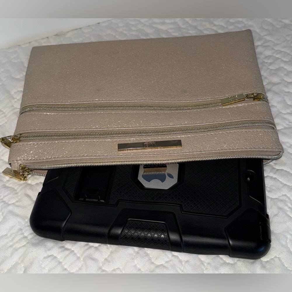 Jones New York Chic Blush pink Glitter ipad carrier with 3 Zippered sections